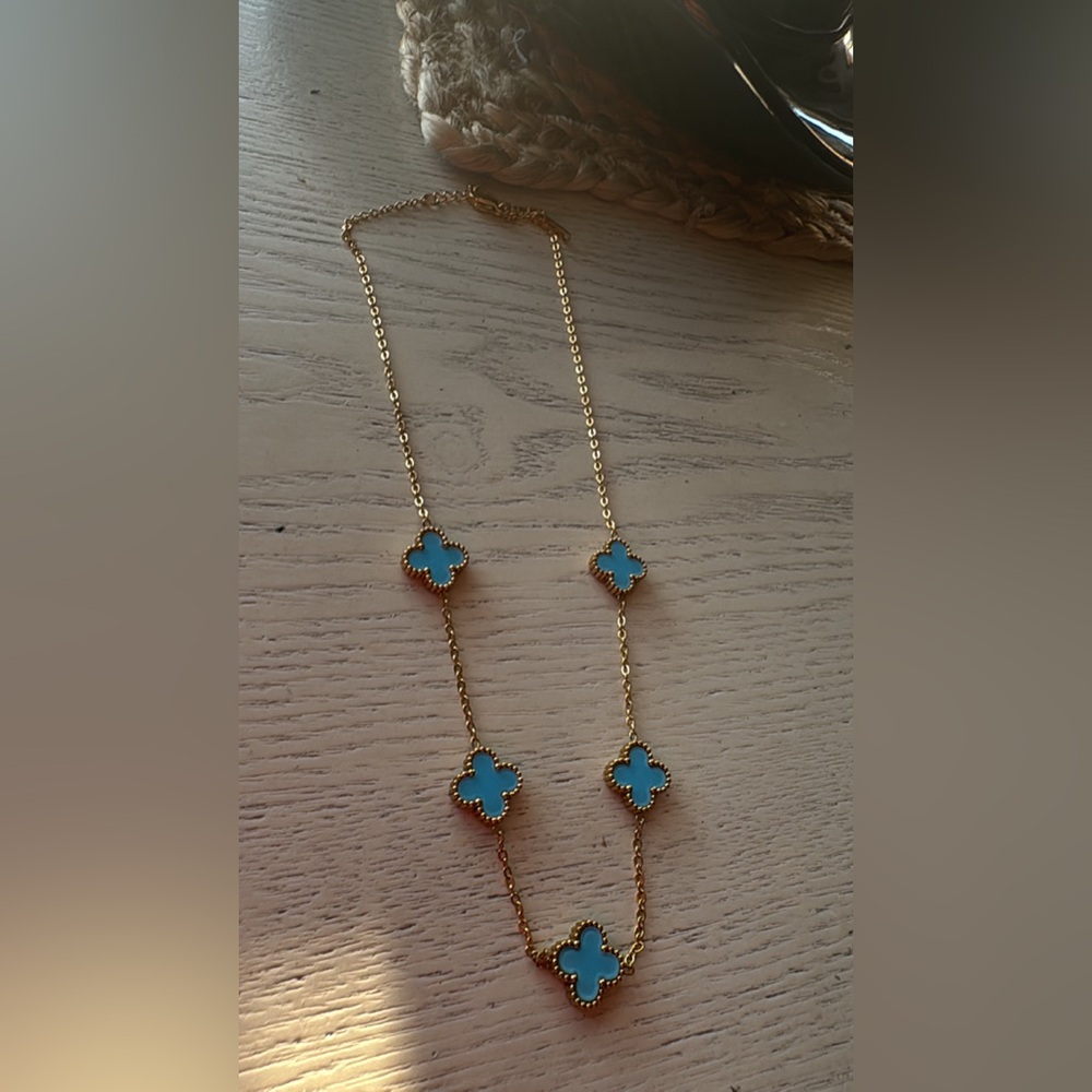 CLOVER NECKLACE - Picture 8 of 8